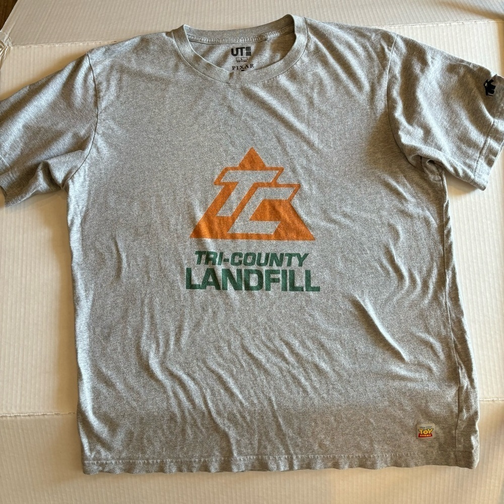 Disney Pixar Toy Story Tri-County Landfill Tee size Large